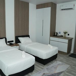 Taman Bandukan Riverside Resort