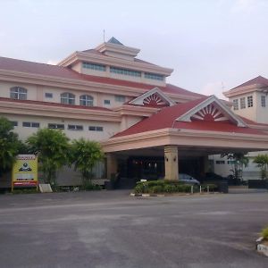 Orna Golf And Country Club